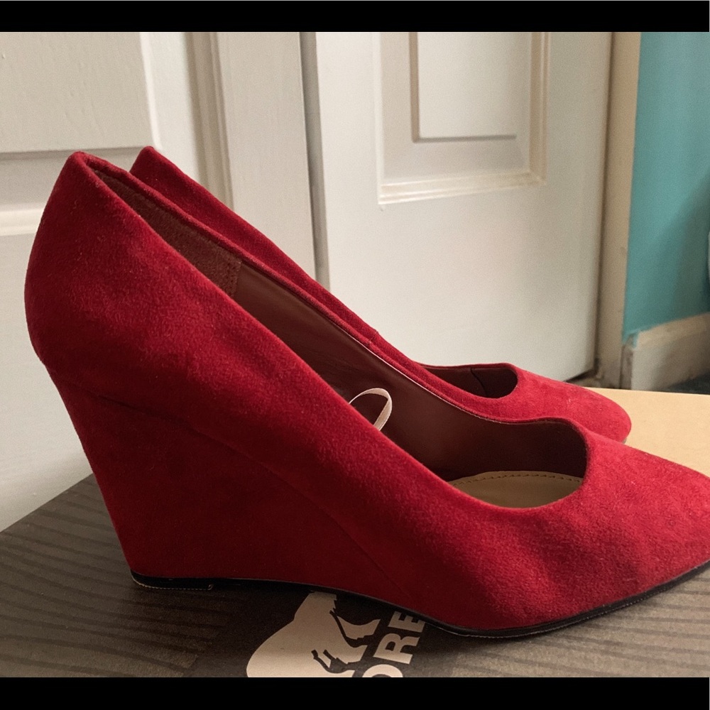 Forever 21 Maroon Wedges